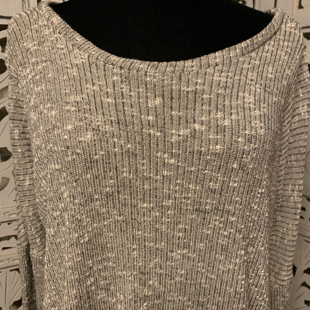 ALYA BOHO SHADES OF SILVER & OFF WHITE TEXTURED LIGHT SWEATER WITH TASSELS - Picture 2 of 10